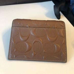 (SOLD)COACH bifold card case in crossgrain leather